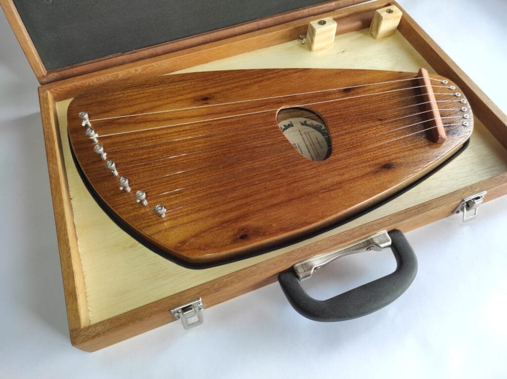 kantele pentatonico 7 cordas com estojo efeito madeira